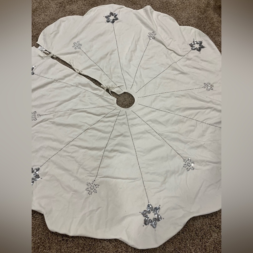 Vickerman Decorative 60" Silver Flakes Collection Christmas Tree Skirt - Picture 4 of 7